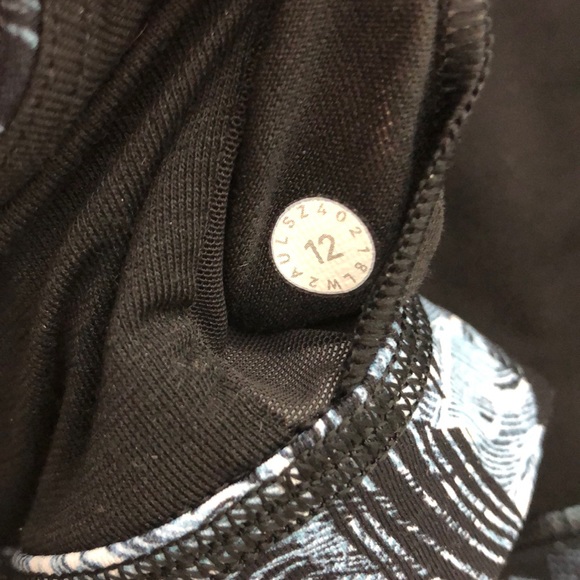 SOLD Lululemon Stash’n’Run Bra - Picture 3 of 3